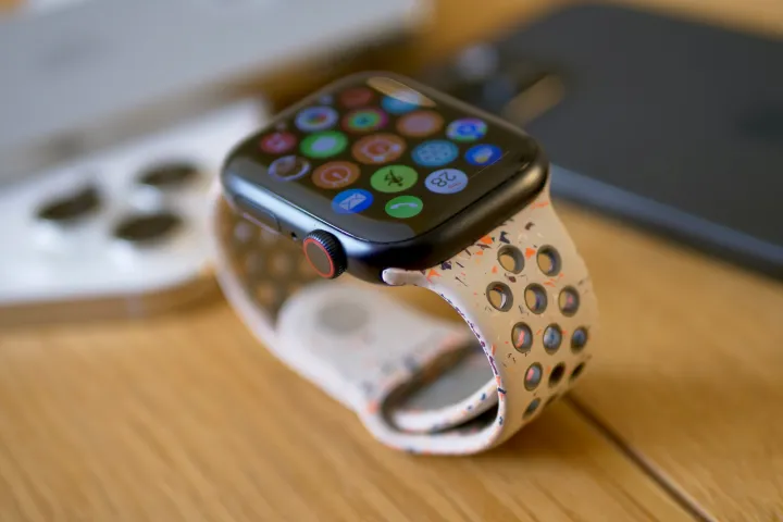 مقایسه اپل واچ 8 و 9؛ کدام ساعت هوشمند را بخریم؟ در سیب تیپ
